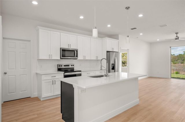 132 11TH AVENUE, Osteen, FL 32764