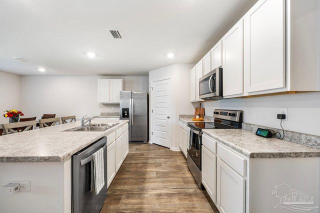 10560 Queens Gate Cir, Pensacola, FL 32506