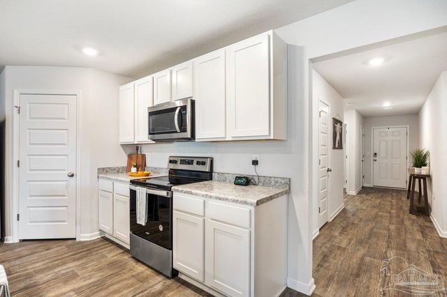 10560 Queens Gate Cir, Pensacola, FL 32506