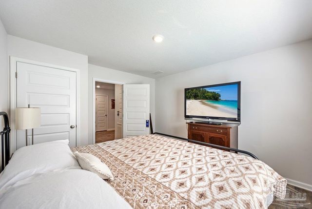 10560 Queens Gate Cir, Pensacola, FL 32506