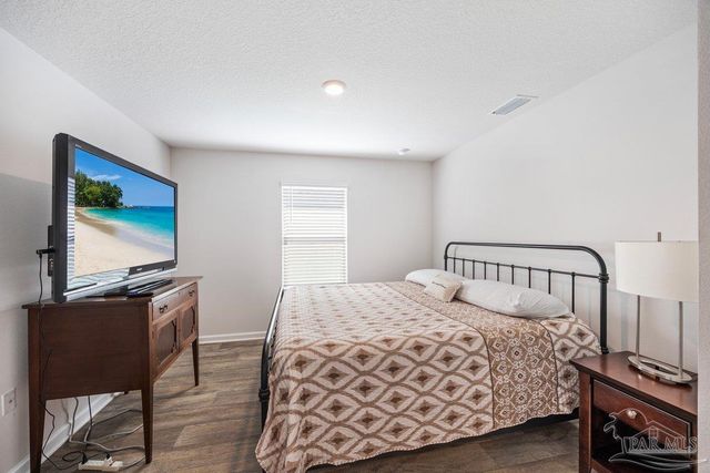 10560 Queens Gate Cir, Pensacola, FL 32506