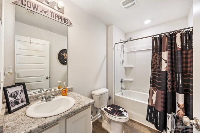 10560 Queens Gate Cir, Pensacola, FL 32506