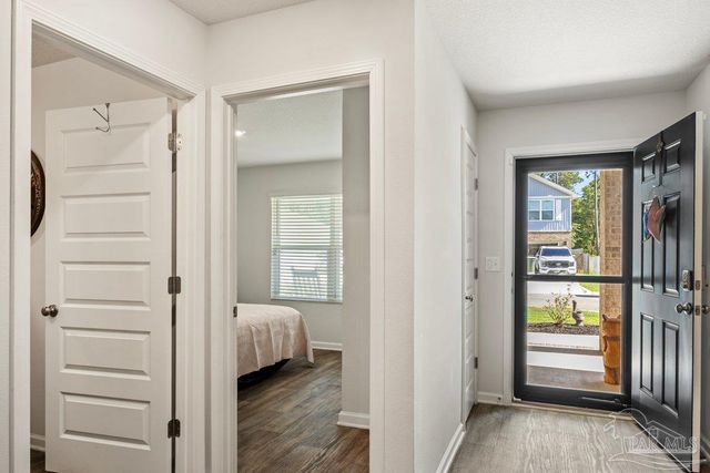 10560 Queens Gate Cir, Pensacola, FL 32506