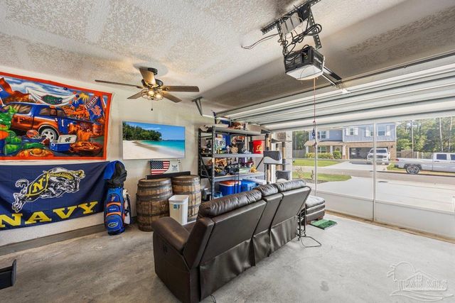 10560 Queens Gate Cir, Pensacola, FL 32506