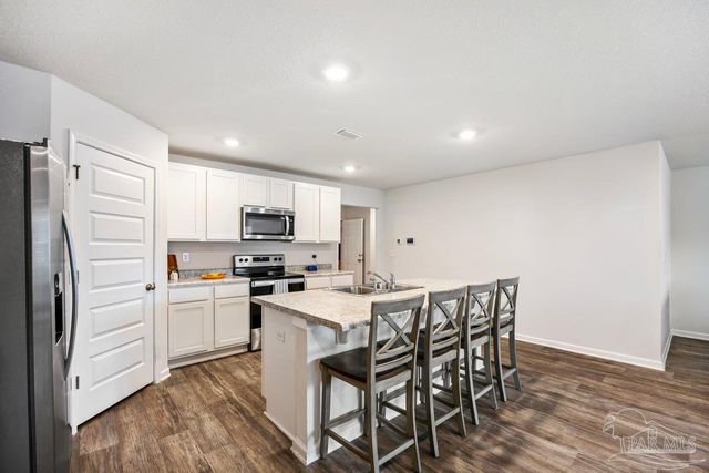 10560 Queens Gate Cir, Pensacola, FL 32506