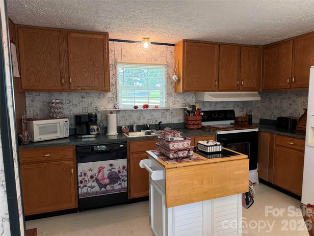 556 Gilbert Road, Columbus, NC 28722