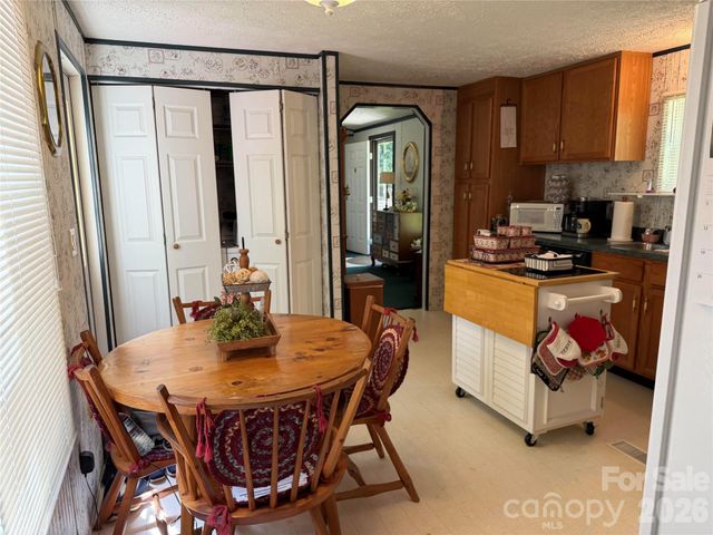 556 Gilbert Road, Columbus, NC 28722