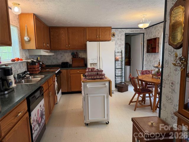 556 Gilbert Road, Columbus, NC 28722