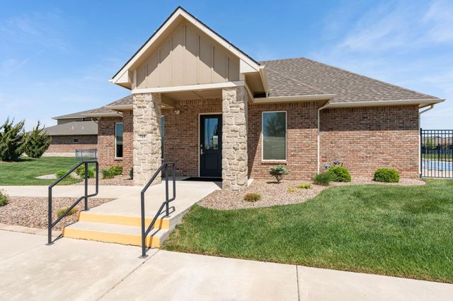 850 N Thornton Ct, Wichita, KS 67235