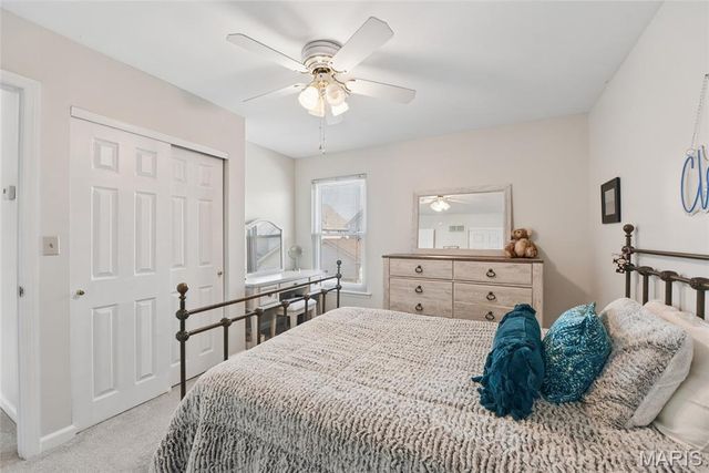 986 Barnard College Lane, University City, MO 63130