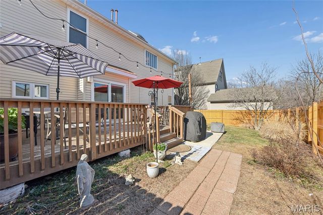 986 Barnard College Lane, University City, MO 63130