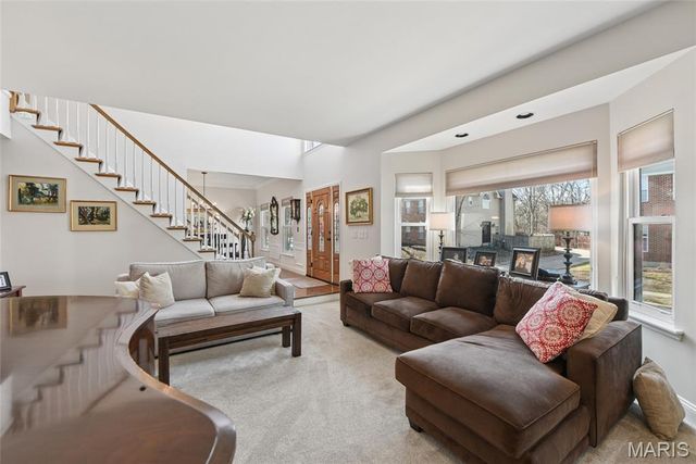 986 Barnard College Lane, University City, MO 63130