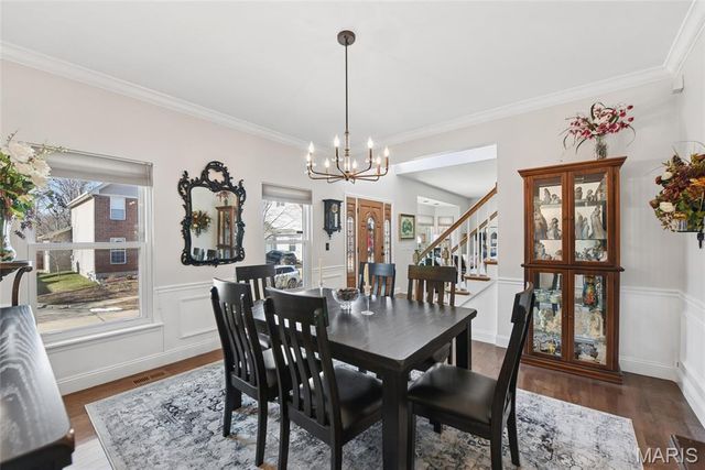 986 Barnard College Lane, University City, MO 63130