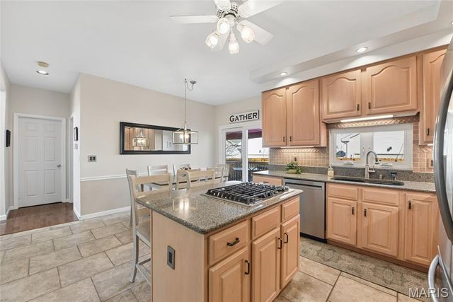 986 Barnard College Lane, University City, MO 63130