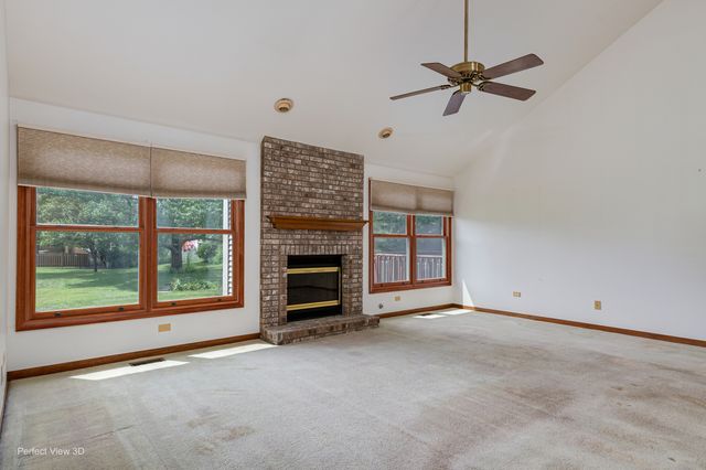 1911 Chestnut Hill Road, Plainfield, IL 60586