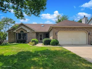 1911 Chestnut Hill Road, Plainfield, IL 60586