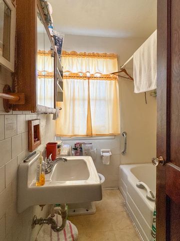 1202 12TH AVENUE, Green Bay, WI 54304