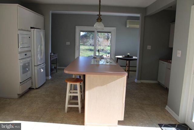 564 W MAPLE GROVE RD, Denver, PA 17517