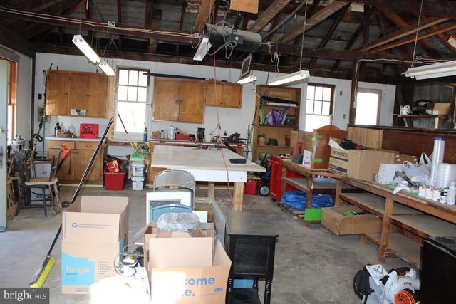 564 W MAPLE GROVE RD, Denver, PA 17517