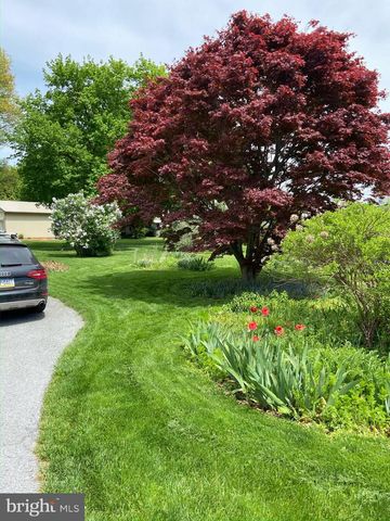 564 W MAPLE GROVE RD, Denver, PA 17517