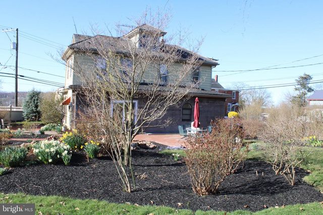 564 W MAPLE GROVE RD, Denver, PA 17517