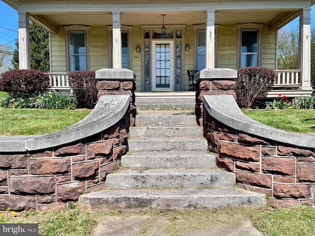 564 W MAPLE GROVE RD, Denver, PA 17517