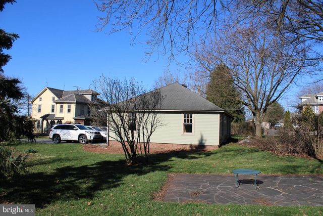 564 W MAPLE GROVE RD, Denver, PA 17517