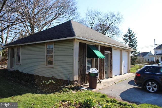 564 W MAPLE GROVE RD, Denver, PA 17517