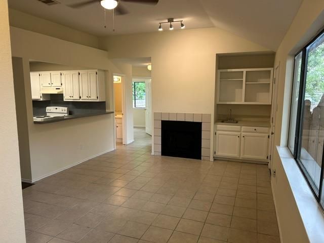 825 Mica DR, Leander, TX 78641
