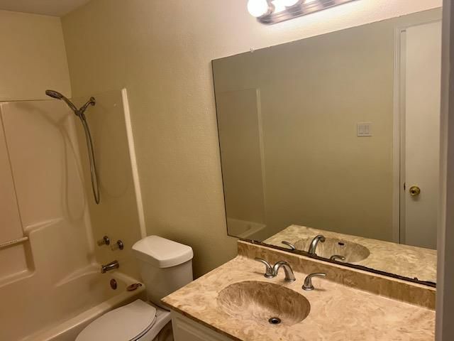 825 Mica DR, Leander, TX 78641