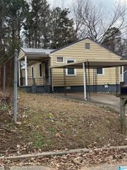 212 E 29TH STREET, Anniston, AL 36201