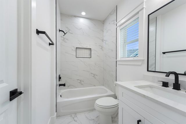 6126 Endeavor Heights Street, Houston, TX 77091