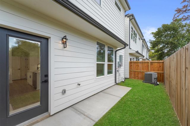 6126 Endeavor Heights Street, Houston, TX 77091