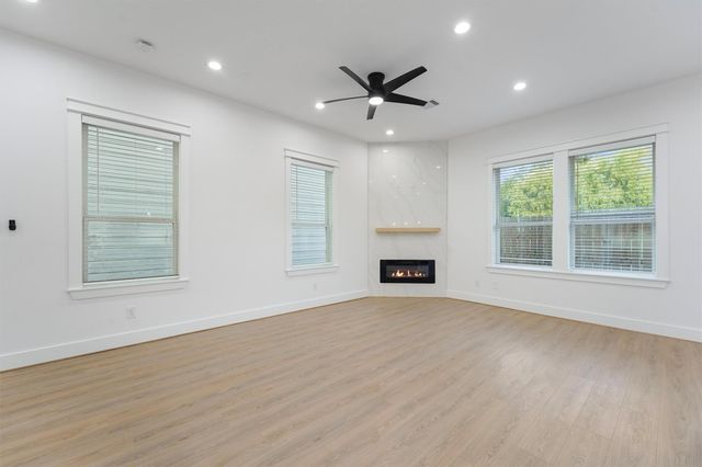 6126 Endeavor Heights Street, Houston, TX 77091