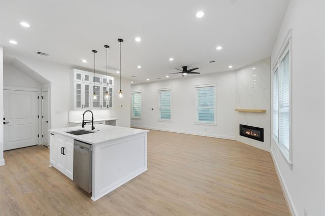 6126 Endeavor Heights Street, Houston, TX 77091