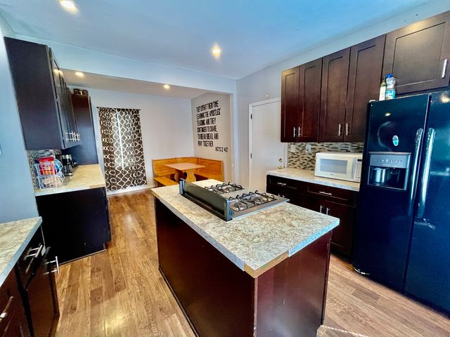 1641 N Mozart Street, Chicago, IL 60647