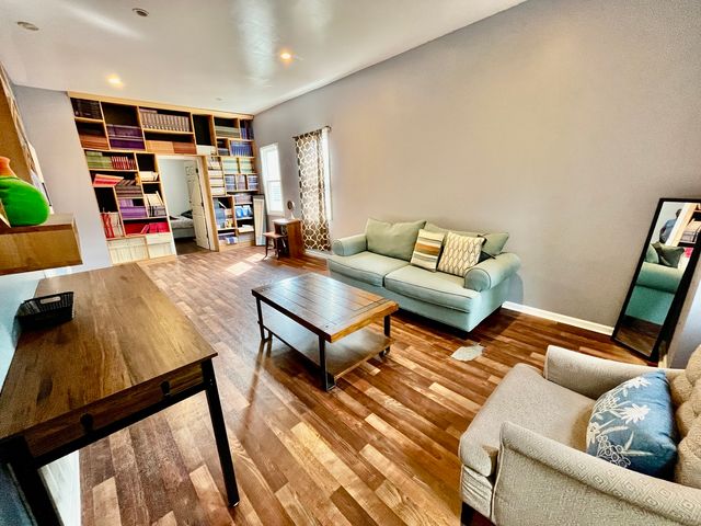 1641 N Mozart Street, Chicago, IL 60647