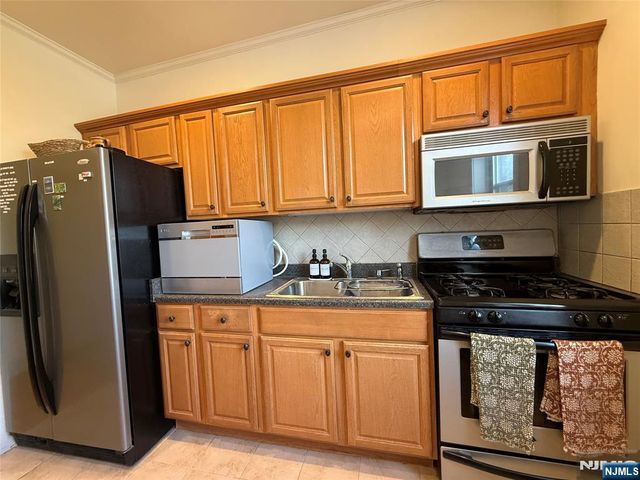 215 Orient Way C2, Rutherford, NJ 07070