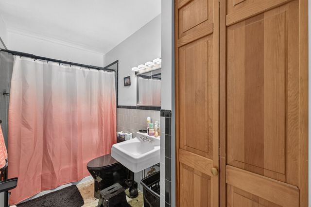 24 Mccabe St, Dartmouth, MA 02748