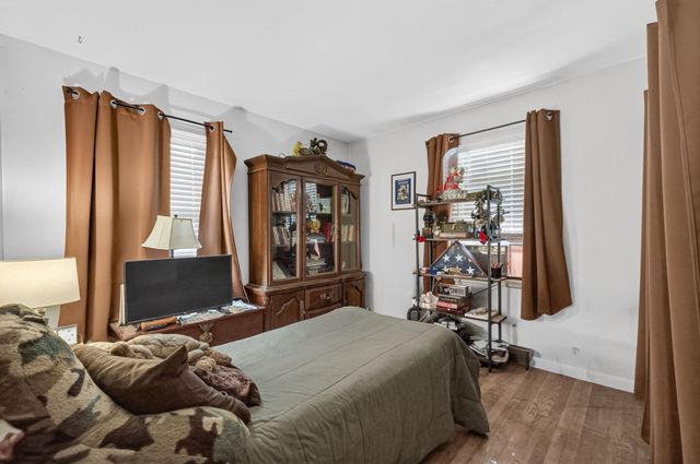 24 Mccabe St, Dartmouth, MA 02748