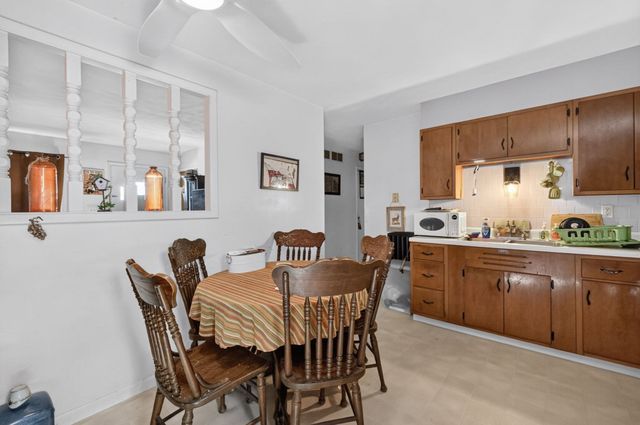 24 Mccabe St, Dartmouth, MA 02748