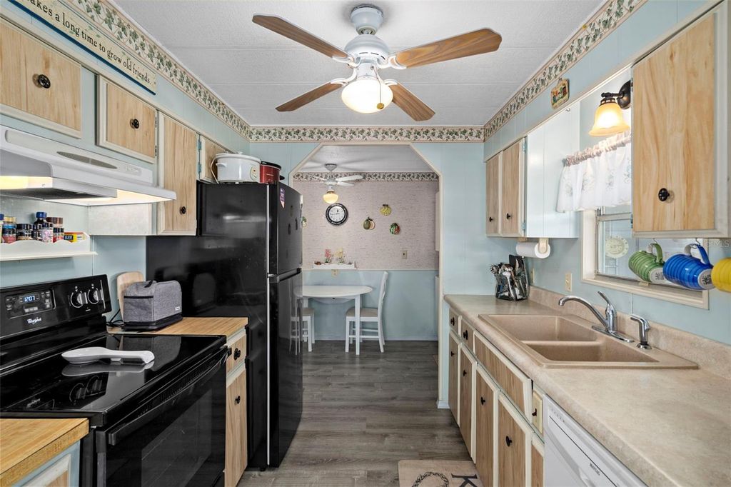 Image 14 of property listing at 8430 HIGHPOINT BOULEVARD, Brooksville, FL 34613