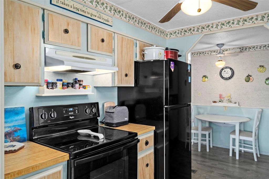 Image 15 of property listing at 8430 HIGHPOINT BOULEVARD, Brooksville, FL 34613