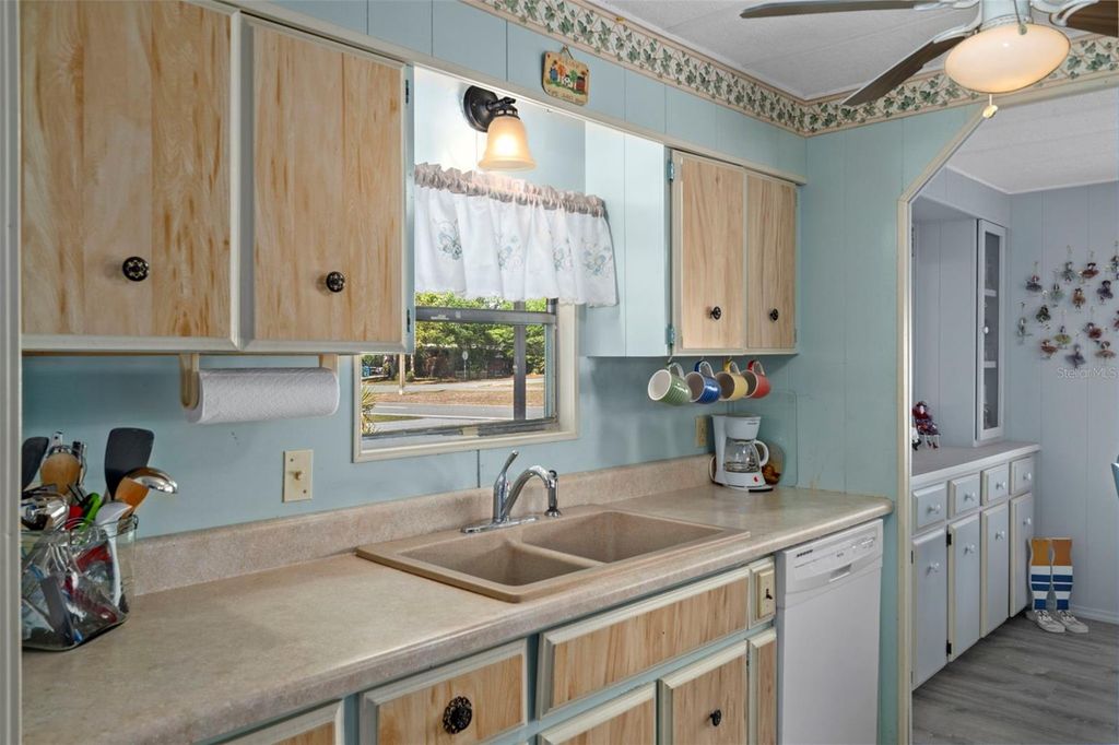 Image 16 of property listing at 8430 HIGHPOINT BOULEVARD, Brooksville, FL 34613