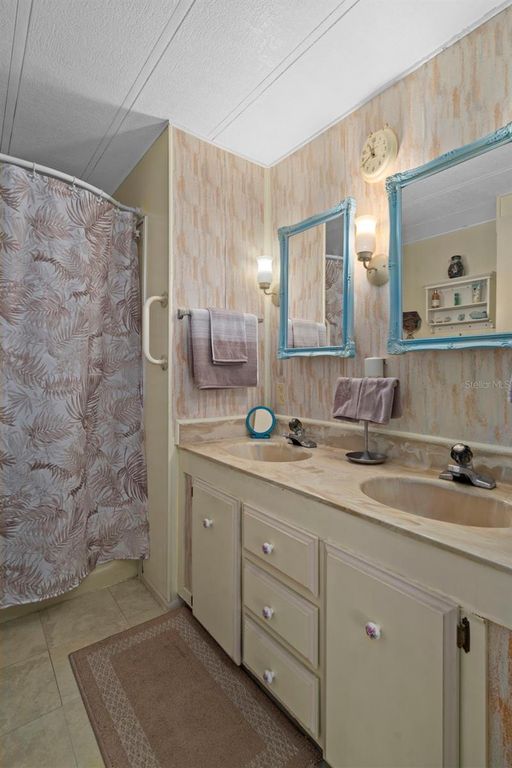 Image 29 of property listing at 8430 HIGHPOINT BOULEVARD, Brooksville, FL 34613