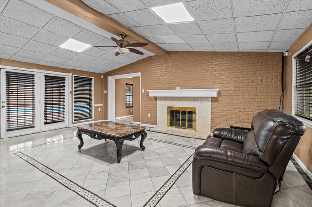 505 S Burnett Drive, Baytown, TX 77520