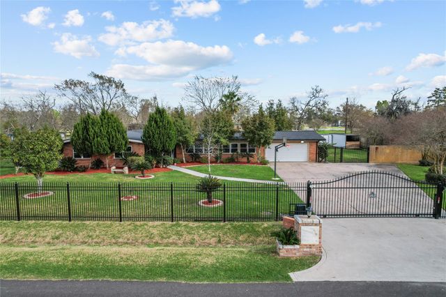 505 S Burnett Drive, Baytown, TX 77520