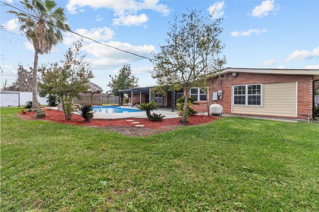 505 S Burnett Drive, Baytown, TX 77520