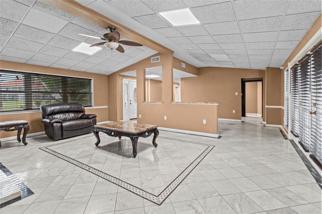 505 S Burnett Drive, Baytown, TX 77520