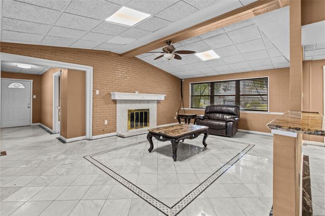 505 S Burnett Drive, Baytown, TX 77520